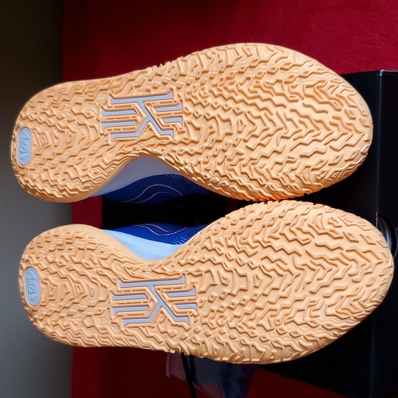 Kryrie 7 - Picture 12 of 12